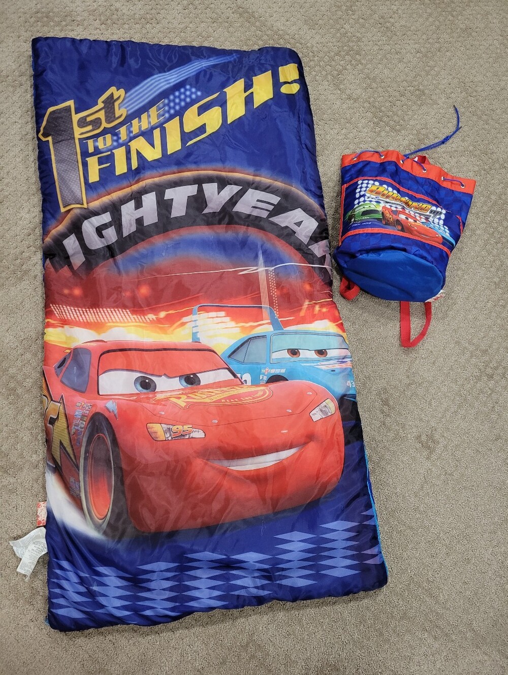 Cars sleeping bag, Pixar / Disney, excellent condition, carrying/storage bag